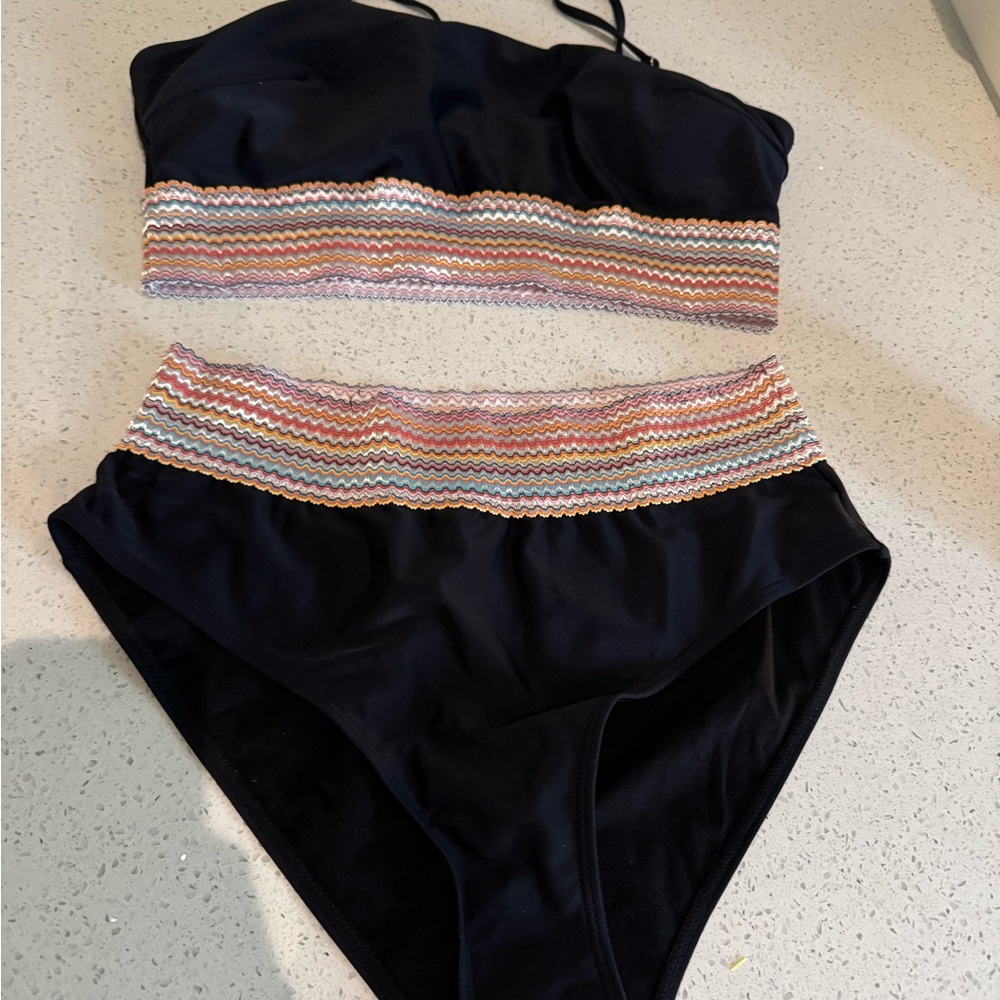 Black and Multicolor Two piece swim